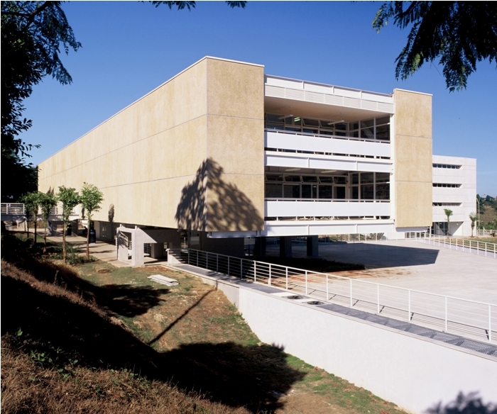 Biblioteca PUC Campinas -vista Norte-Leste_Bebete Viegas fotografia.jpg